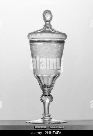 Cuvette debout avec couvercle env.1755 Allemand, Silésie.Cuvette debout avec couvercle.Allemand, Silésie. CA.1755. Verre.Verre Banque D'Images