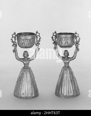 Wager Cup (une de deux) probablement début 19th siècle J. A. ou I. A., Londres.Tasse Wager (une paire).Londres, probablement au début du 19th siècle.Argent doré.Métal-argent Banque D'Images