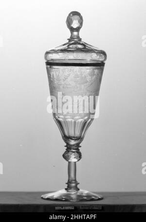 Gobelet debout avec couvercle 1764 allemand, Silesia.Cuvette debout avec couvercle.Allemand, Silésie.1764. Verre.Verre Banque D'Images