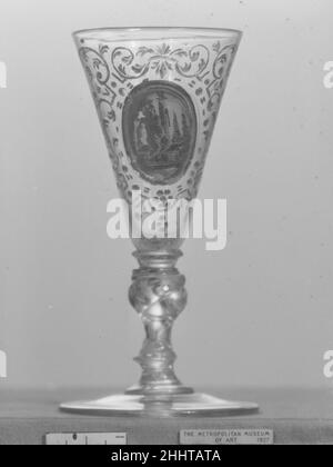 Wineglass ca.1730 Bohème.Wineglass.Bohemian. Env.1730. Verre, verre vert aggloméré et verre Zwischengold.Verre Banque D'Images