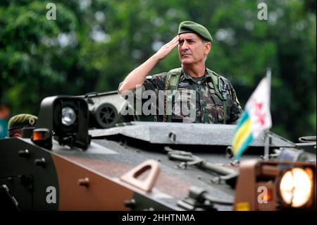 Le général de l'armée brésilienne Luiz Eduardo Ramos lors du défilé militaire le jour de l'indépendance.Futur ministre du cabinet de la présidence de Jair Bolsonaro Banque D'Images