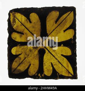 Fragment de verre 15th siècle européen.Fragment de verre.Européen.15th siècle.Pot en verre métallique.Vitraux Banque D'Images