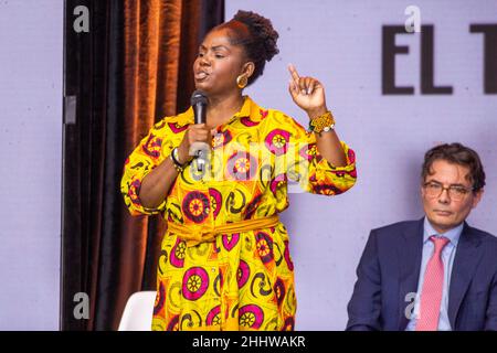 Bogota, Colombie.25th janvier 2022.La candidate du parti politique Pacto historico, Francia Marquez, lors du débat entre les espoirs présidentiels à Bogota, en Colombie, le 25 janvier 2021.(Credit image: © Daniel Garzon Herazo/ZUMA Press Wire) Banque D'Images