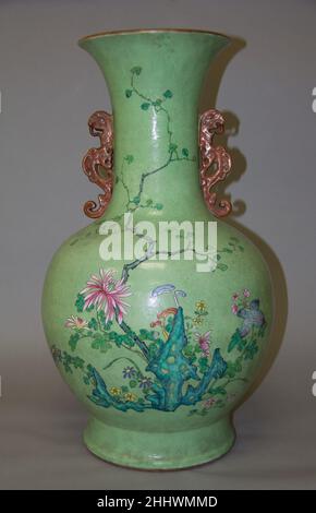 Vase avec oiseaux et fleurs fin 18th–début 19th siècle Chine.Vase avec oiseaux et fleurs 45831 Banque D'Images