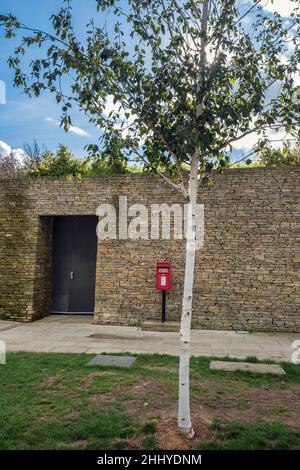 Une boîte postale à Gloucester Services sur le sud M5, Gloucestershire, Angleterre Banque D'Images