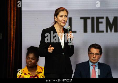 Le politicien franco-colombien et candidat à la présidence colombienne de la coalition politique 'Coalicion de la Esperanza' Ingrid Betancourt parle d Banque D'Images