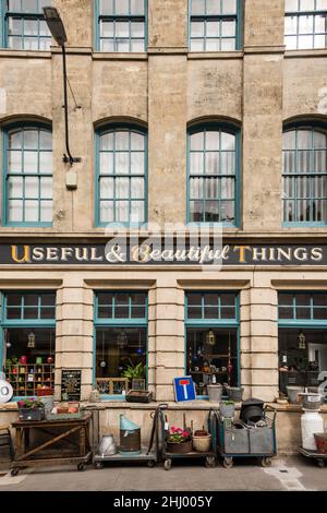 Boutique d'objets utiles et beaux, Narberth, Pembrokeshire, pays de Galles, Royaume-Uni Banque D'Images