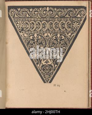 Les singuliers et nouveaux Portraicts... page 32 (recto) 1588 Federico de Vinciolo Italian Designed by Federic de Vinciolo, Published by Jean le Clerc, Paris, Bound by Chambolle-Duru, French, 19th Century.from top to both,Et de gauche à droite : le design est en forme de triangle et est décoré avec 3 motifs floraux et foliaires différents.Les singuliers et nouveaux Portraitts... page 32 (recto) 358422 Banque D'Images