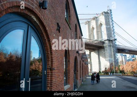 Entrepôt de St. Ann, imposantes Backsteingebäude BEI der Brooklyn Bridge, New York Banque D'Images