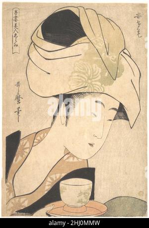 Une serveuse de thé ca.1795 Kitagawa Utamaro japonais Utamaro change radicalement l'image de la beauté de la maison de thé dans ce portrait de demi-longueur d'Okita, la célèbre serveuse de la maison de thé Naniwa-ya à Edo.Il dépeint Okita non seulement comme une beauté locale mais aussi comme un sujet d'admiration, une femme idéale.En éliminant tous les éléments narratifs, il va jusqu'à créer une icône pure.La tasse et le plateau, comme les attributs d'une peinture religieuse, servent maintenant seulement à l'identifier comme une serveuse de salon de thé.La mica d'argent, que Utamaro est crédité d'être le premier à utiliser, brille comme un miroir, la fabrication Banque D'Images