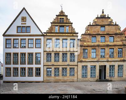 Bielefeld - vue sur les bâtiments historiques Vieux marché dans la vieille ville, Rhénanie du Nord Westphalie, Allemagne, 02.08.2021 Banque D'Images