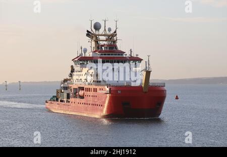 Le navire de recherche polaire RRS SIR DAVID ATTENBOROUGH effectue sa première visite à la base navale Banque D'Images