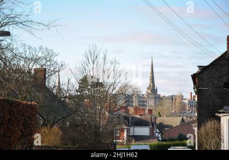 Une scène de la ville de Shrewsbury montrant la flèche de l'église St Mary en arrière-plan Banque D'Images