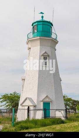 Phare blanc et vert à Port Dalhousie de produits Catherines sur la côte du lac Ontario Banque D'Images