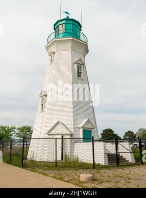 Phare blanc et vert à Port Dalhousie de produits Catherines sur la côte du lac Ontario Banque D'Images