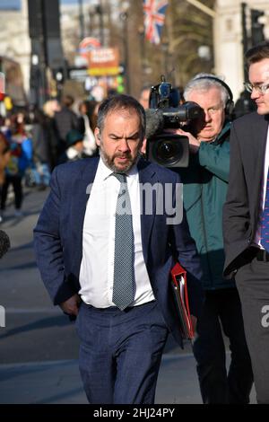 Londres, Royaume-Uni.26th janvier 2022.Paul Scully est le député conservateur de Sutton et Cheam et est député depuis le 7 mai 2015.Il occupe actuellement les postes de sous-secrétaire parlementaire (Département des affaires, de l'énergie et de la stratégie industrielle) et de ministre d'État (Londres).Westminster Politics comme Boris Johnson prend part aux questions du premier ministre dans les chambres du Parlement.Credit: JOHNNY ARMSTEAD/Alamy Live News Banque D'Images