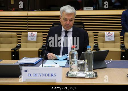 Bruxelles, région de Bruxelles-capitale, Belgique.26th janvier 2022.Commissaire européen à la justice Didier REYNDERS au Collège des commissaires de l'UE, réuni au siège de la Commission européenne à Bruxelles, Belgique, le 26 janvier 2021.(Credit image: © Alexandros Mihilidis - Pool via ZUMA Press Wire) Credit: ZUMA Press, Inc./Alamy Live News Banque D'Images