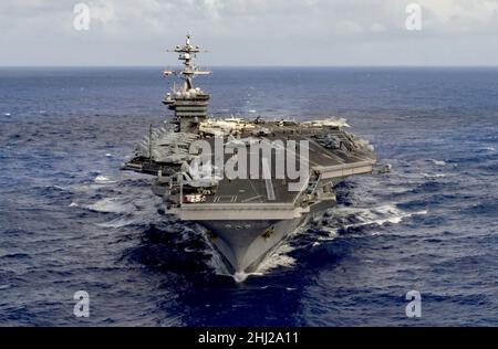 USS CARL VINSON (CVN-70) un porte-avions de la classe Nimitz de la Marine américaine en 2014.Photo: US Navy Banque D'Images