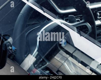 Paris, France - 18 novembre 2021 : vue sur l'intérieur de luxe du nouveau vus électrique BMW iX3 Banque D'Images