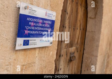 Llucmajor, Espagne; janvier 21 2022: Façade principale du Centre international de photographie Toni Catany, dans la ville de Majorcan de Llucmajor, Espagne Banque D'Images