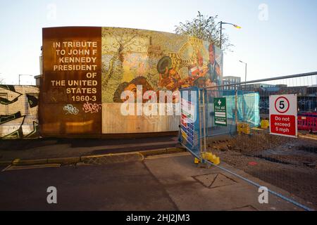 Hommage à JFK à Digbeth, Birmingham, avec travaux routiers en préparation pour l'infrastructure ferroviaire HS2 Banque D'Images