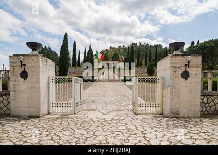 Mignano MonteLungo, Italie.Le cimetière militaire qui contient les restes de 974 soldats italiens morts pendant les combats de mon Banque D'Images