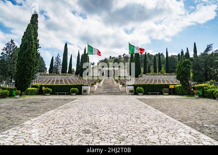 Mignano MonteLungo, Italie.Le cimetière militaire qui contient les restes de 974 soldats italiens morts pendant les combats de mon Banque D'Images