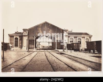 Toulon ca.1861 Edouard Baldus Français, né en Prusse en juillet 1861 le chemin de fer Paris-Lyon-Méditerranée (PLM) a chargé Baldus de produire un album de vues sur les constructions ferroviaires et les principaux sites desservis par la ligne entre Lyon, Marseille et Toulon.Dans l'album, chemins de fer de Paris à Lyon et à la Méditerranée, Baldus a mêlé son paysage et ses images architecturales avec des vues géométriques et audacieuses des voies modernes de chemin de fer, des gares, des ponts, des viaducs,et les tunnels-traitant efficacement l'influence de la technologie (dont le chemin de fer et la caméra étaient premier exa Banque D'Images