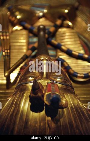 Masque d'or du roi Toutankhamon, Musée des antiquités égyptiennes, le Caire, Égypte Banque D'Images