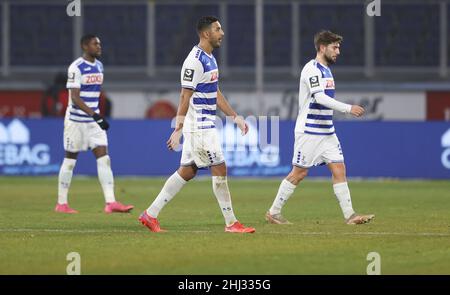 Duisburg, Allemagne.26th janv. 2022. Firo: 01/26/2022 Fuvuball: Soccer: 3rd Bundesliga, saison 2021/2022 MSV Duisburg - 1.FC Magdeburg déçu, déçu départ Aziz Bouhaddouz crédit: dpa/Alamy Live News Banque D'Images