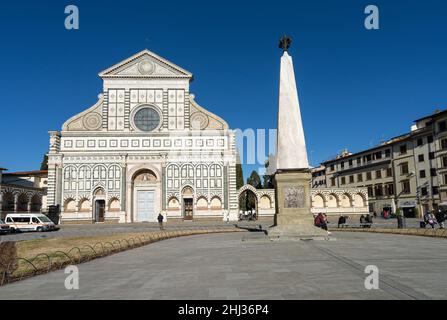 Florence Italie.Janvier 2022. Vue sur la façade de l'église de Santa Maria Novella dans le centre historique de la ville Banque D'Images