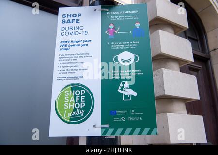 Chertsey, Surrey, Royaume-Uni.26th janvier 2022.Un coffre-fort pendant la bannière Covid-19 à Chertsey.Crédit : Maureen McLean/Alay Banque D'Images