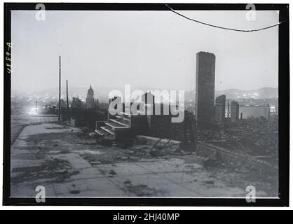 Les étapes qui mènent à nulle part (après l'incendie) Banque D'Images