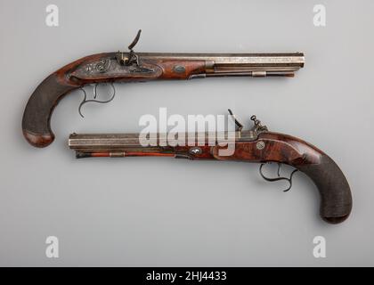 Pistolet Dueling en flanelle ca.1815–20 Simeon North American c'est l'une des rares pistolets de duel américains de style anglais (son partenaire est également dans la collection du Metropolitan Museum, suivant no96,5.36).North a été le premier entrepreneur de pistolets militaires fabriqués pour le gouvernement fédéral après la Révolution.Pistolet Dueling en flantlock.American, Middletown, Connecticut, Californie1815–20.Acier, or, argent, bois (noyer, noyer),avertisseur sonore.Middletown, Connecticut.Armes à feu-pistolets-Flintlock Banque D'Images