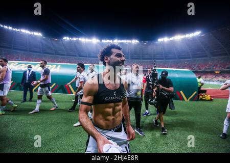 Douala, CAMEROUN - JANVIER 26 : Mohamed Salah, d'Égypte, célèbre après avoir gagné la peine lors de la coupe d'Afrique des Nations 2021 play offs - 1/8-finales match entre la Côte d'Ivoire et l'Égypte au stade Japhoma, Douala, 26 janvier 2022 à Douala, Cameroun.(Photo de SF) crédit: Sebo47/Alay Live News Banque D'Images