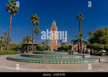 Pékin, Marrakech, Chine.13th novembre 2021.La mosquée Kutubiyya est la plus grande mosquée de Marrakech, au Maroc.Situé dans le quartier médina du sud-ouest de Marrakech, près de la célèbre place publique de Jemaa el-Fna.(Image de crédit : © Walter G. Arce Sr./ZUMA Press Wire) Banque D'Images