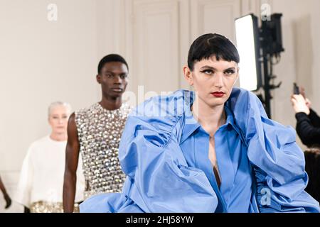 Paris, France.26th janvier 2022.VALENTINO haute Couture SS22 piste pendant la haute Couture Printemps été 2022 - janvier 2022 - Paris, France 26/01/2022 crédit: dpa/Alay Live News Banque D'Images