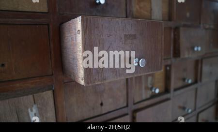 ouvrez une boîte de rangement Banque D'Images