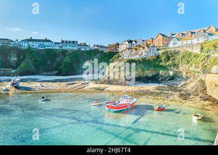 Bateau dans le port de Newquay, Cornwall, Angleterre Banque D'Images