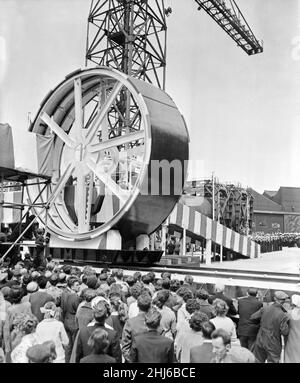 Le prince Philip pose le Keel de Dreadnight.Le duc d'Édimbourg pose la quille du premier sous-marin nucléaire britannique, Dreadnight, au chantier de Vickers Armstrongs à Barrow-in-Furness.12th juin 1959. Banque D'Images