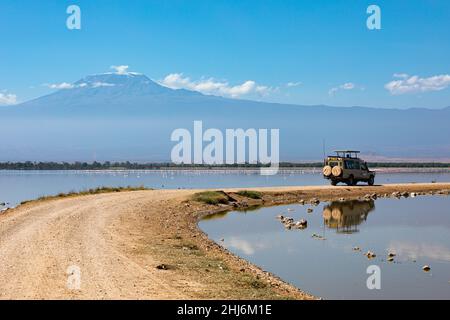 PARC NATIONAL D'AMBOSELI - 17 SEPTEMBRE 2018 : vue majestueuse sur le mont Kilimanjaro Banque D'Images