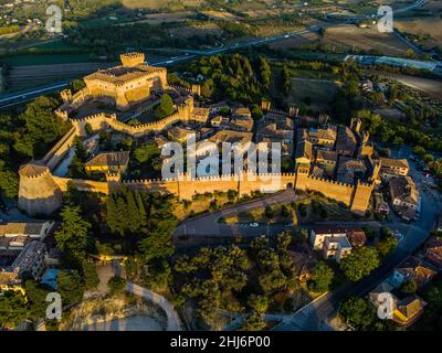 Gradara : un château entre histoire et conte de fées Banque D'Images