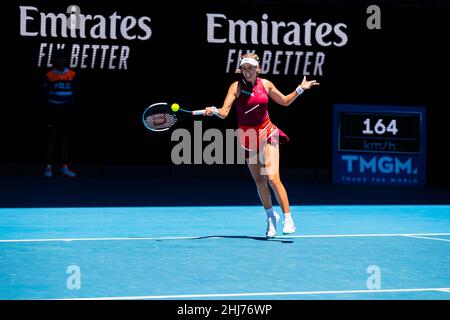 Melbourne, Australie.23rd janvier 2022.Victoria Azarenka de Biélorussie en action pendant l'Open d'Australie 2022 Round 3 match du Grand Chelem contre Barbora Krejcikova de République tchèque à Rod laver Arena dans le Parc Olympique de Melbourne. Score final ; Krejcikova a gagné en deux matchs avec un score de 6:2.6:2 contre Azarenka.(Photo par Alexander Bogatirev/SOPA Images/Sipa USA) crédit: SIPA USA/Alay Live News Banque D'Images