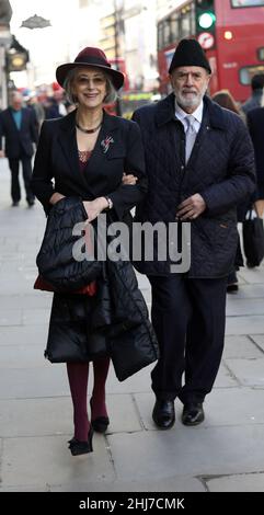 Prix oldie de l'année à Simpsons dans le Strand.2017 Pic shows: Maureen Lipman avec son partenaire Guido Castro, qu'elle a décrit comme sa 'Soulma Banque D'Images