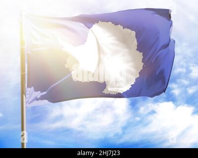 Mât avec drapeau de l'Antarctique. Banque D'Images