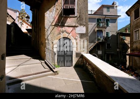 Village de montagne Colonnata dans la zone de carrières de marbre de Carrare Banque D'Images