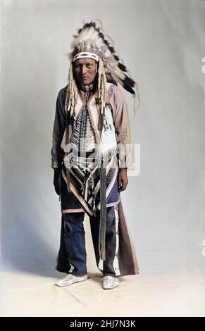 Photo antique et vintage - amérindien du sud-est de l'Idaho, 1897. Photo colorisée. Banque D'Images