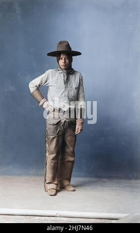 Photo antique et vintage - amérindien du sud-est de l'Idaho c 1897 / Indien / Indien américain. Colorisé. Banque D'Images