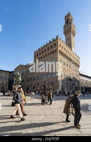 Vue sur le Palazzo Vecchio de la Piazza della Signoria dans le centre-ville Banque D'Images