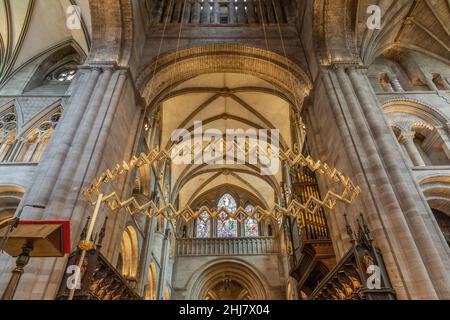 La Corona de Simon Beer représentant la couronne d'épines dans le transept nord, la cathédrale de Hereford, Hereford, Herefordshire, Royaume-Uni Banque D'Images